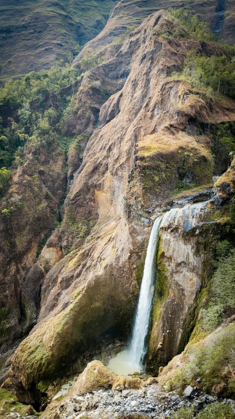 Waterfall dropping into the gorge on the Torean side of Rinjani